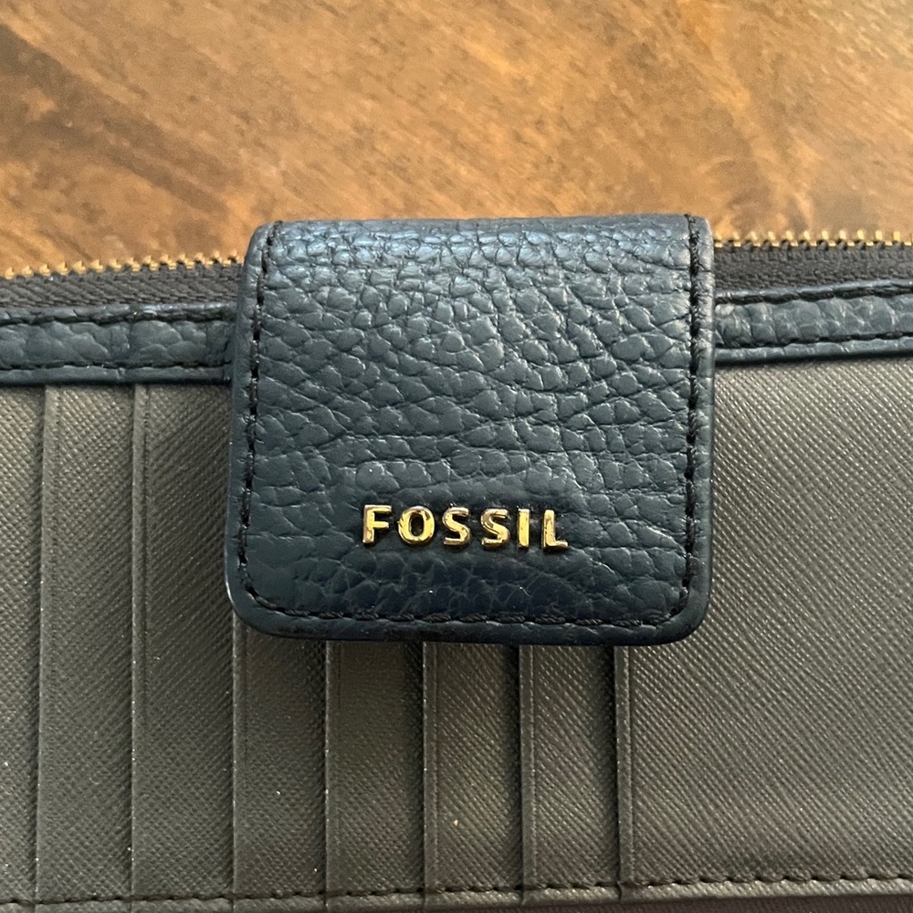 Fossil Navy blue Textured Leather Wristlet Wallet - Picture 8 of 13